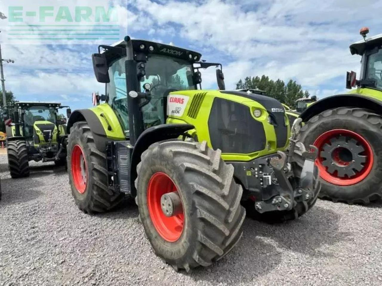Tracteur agricole CLAAS axion 870