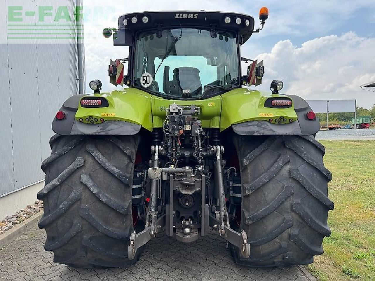 Tracteur agricole CLAAS axion 870
