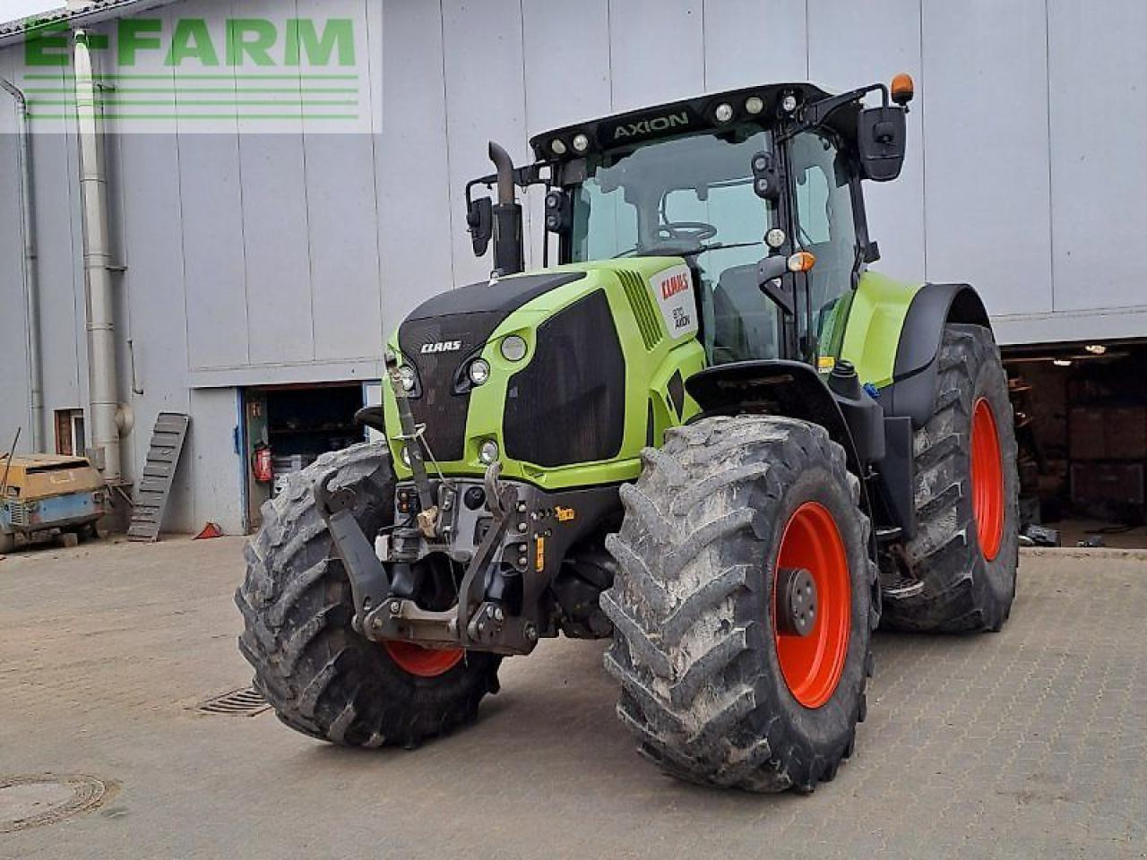 Tracteur agricole CLAAS axion 870 c-matic CMATIC