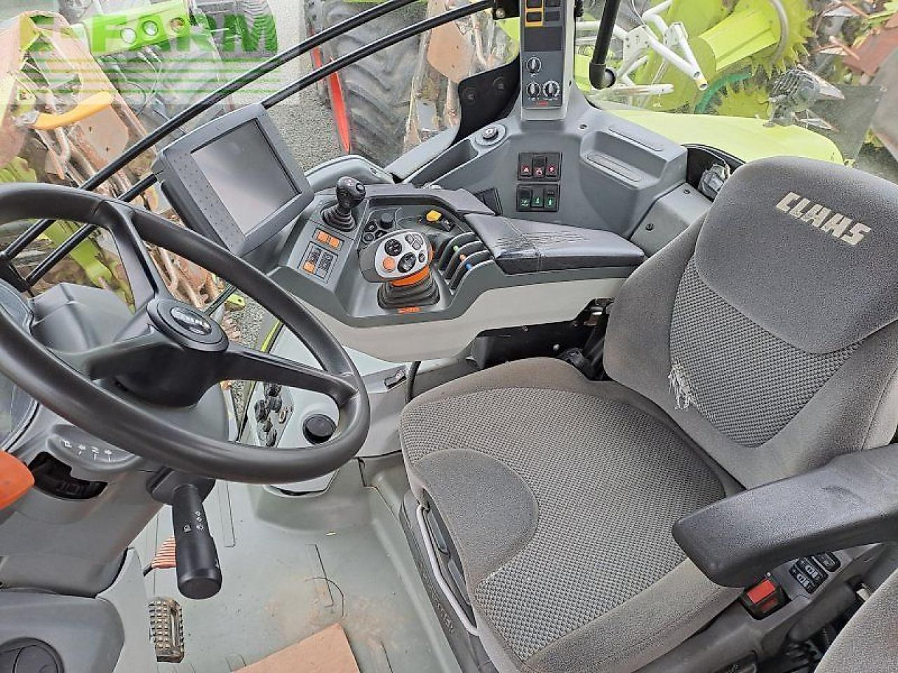 Tracteur agricole CLAAS axion 870 c-matic CMATIC