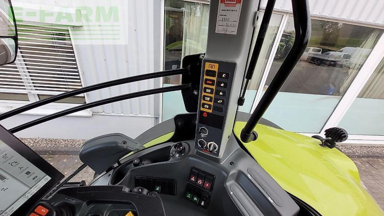 Tracteur agricole CLAAS axion 870 cmatic