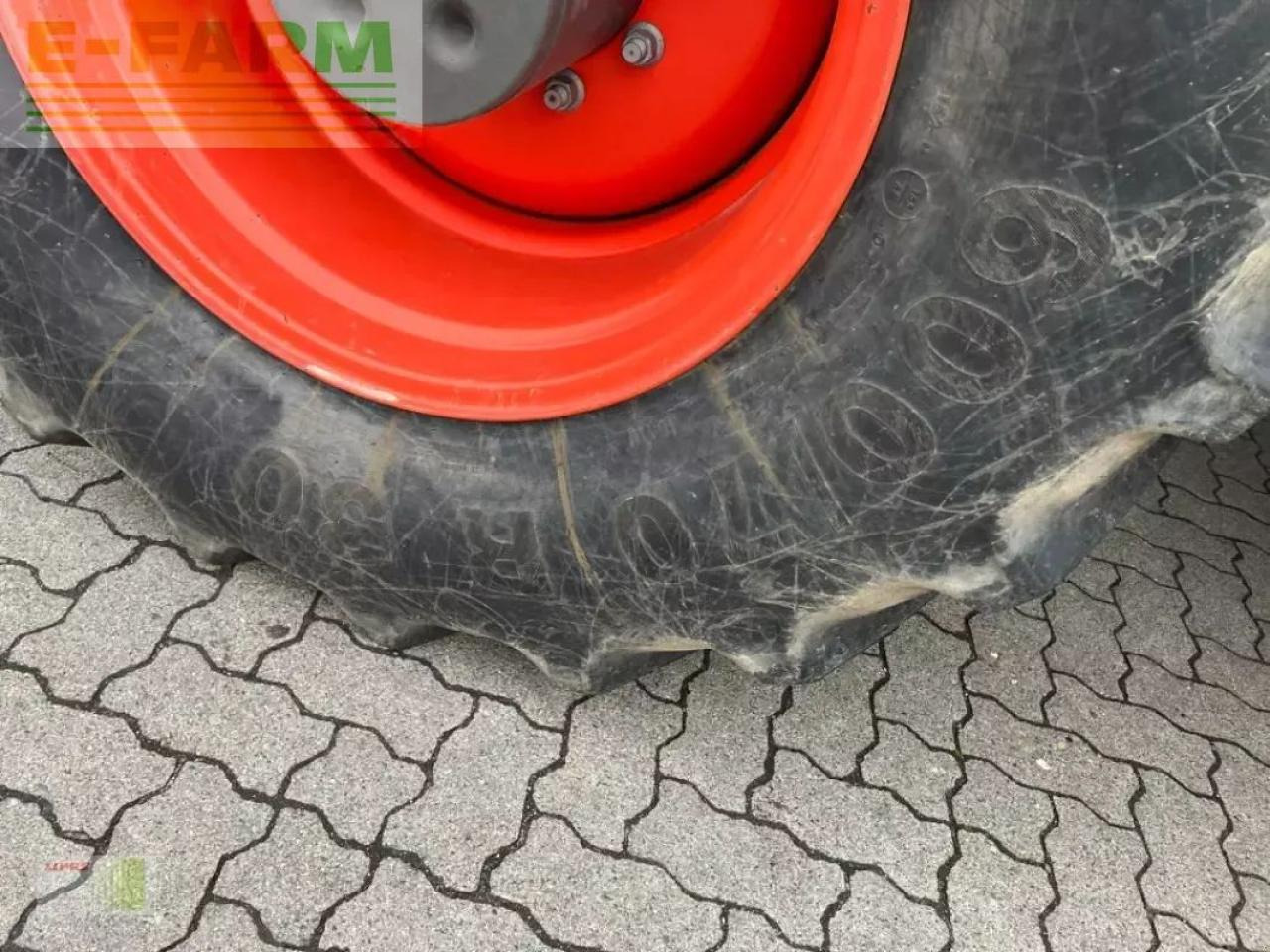 Tracteur agricole CLAAS axion 870 cmatic