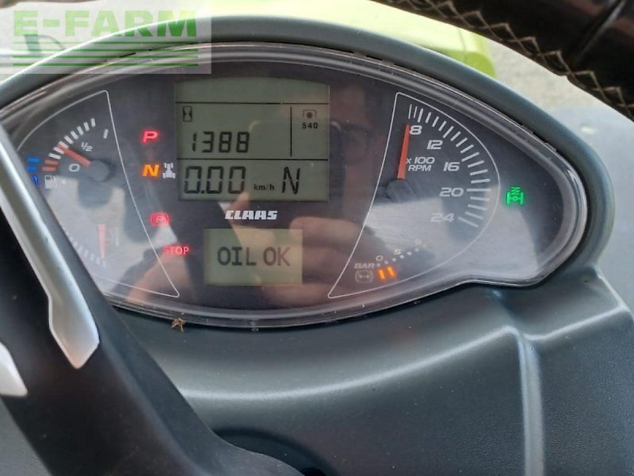 Tracteur agricole CLAAS axion 870 cmatic