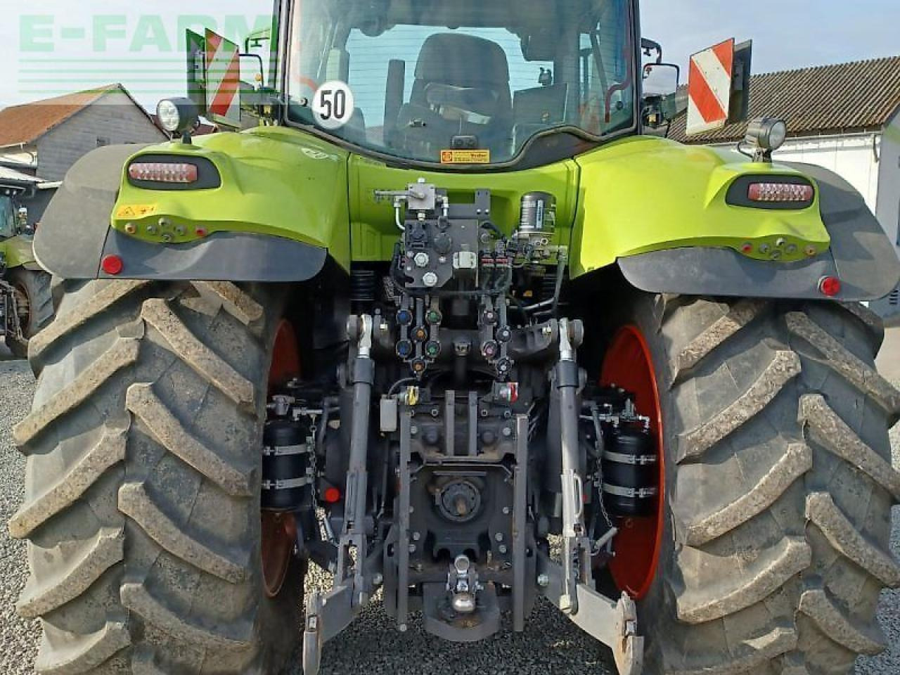 Tracteur agricole CLAAS axion 870 cmatic