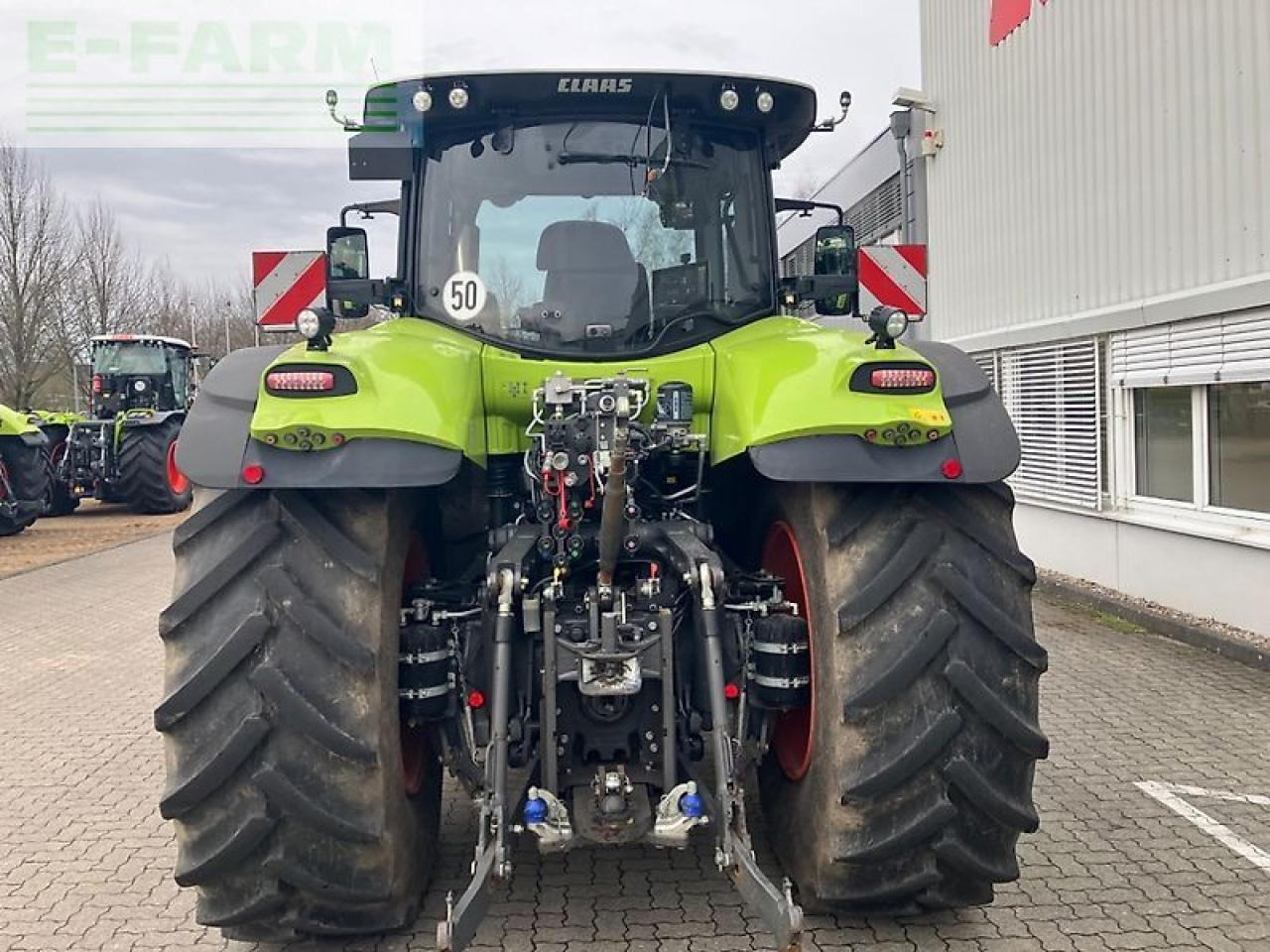 Tracteur agricole CLAAS axion 870 cmatic CMATIC
