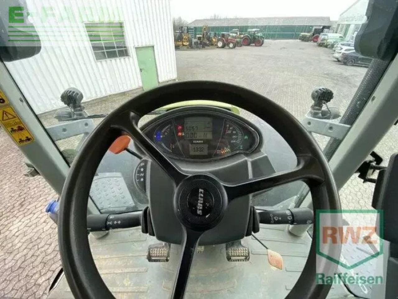 Tracteur agricole CLAAS axion 870 cmatic CMATIC