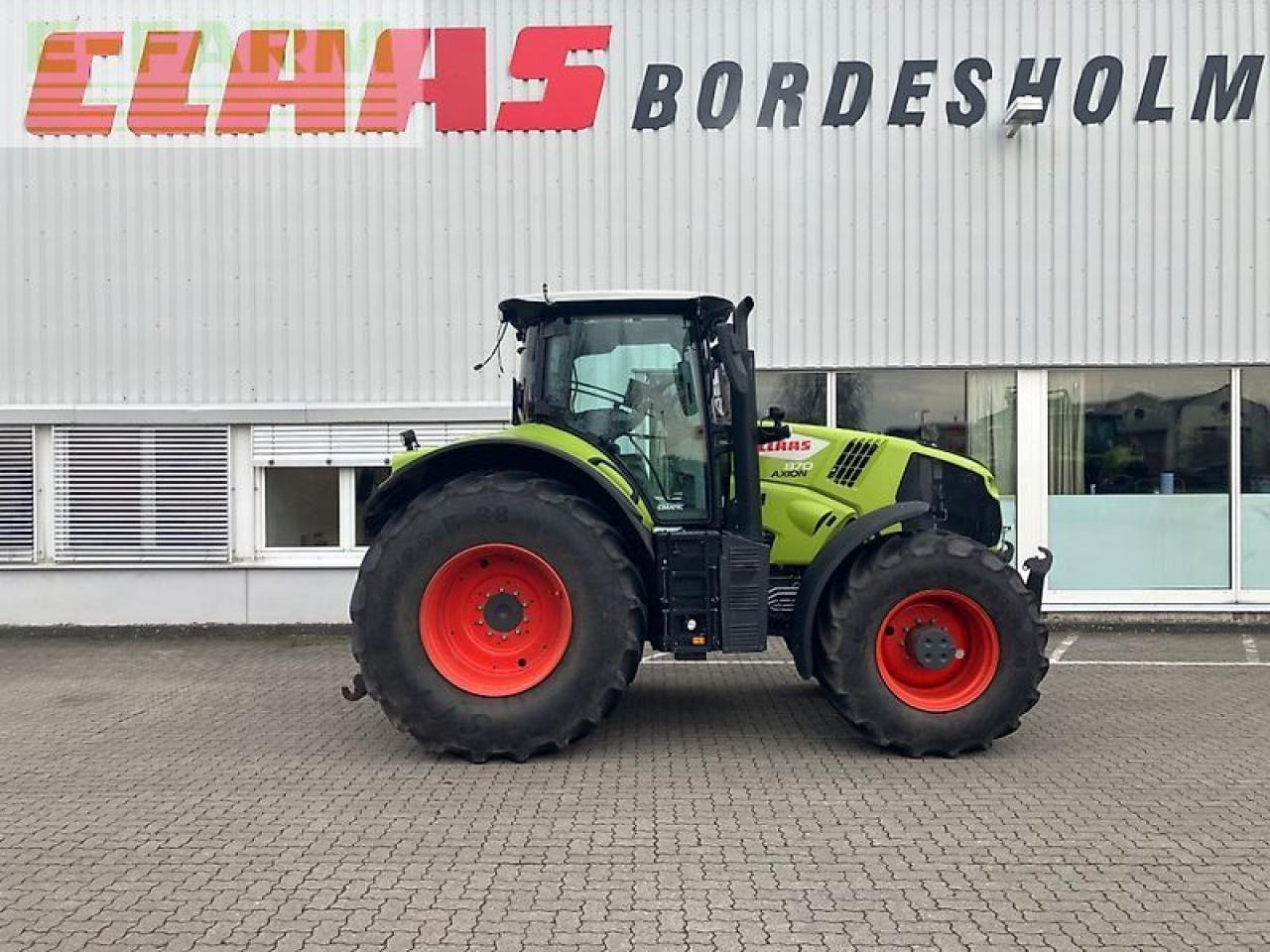 Tracteur agricole CLAAS axion 870 cmatic CMATIC