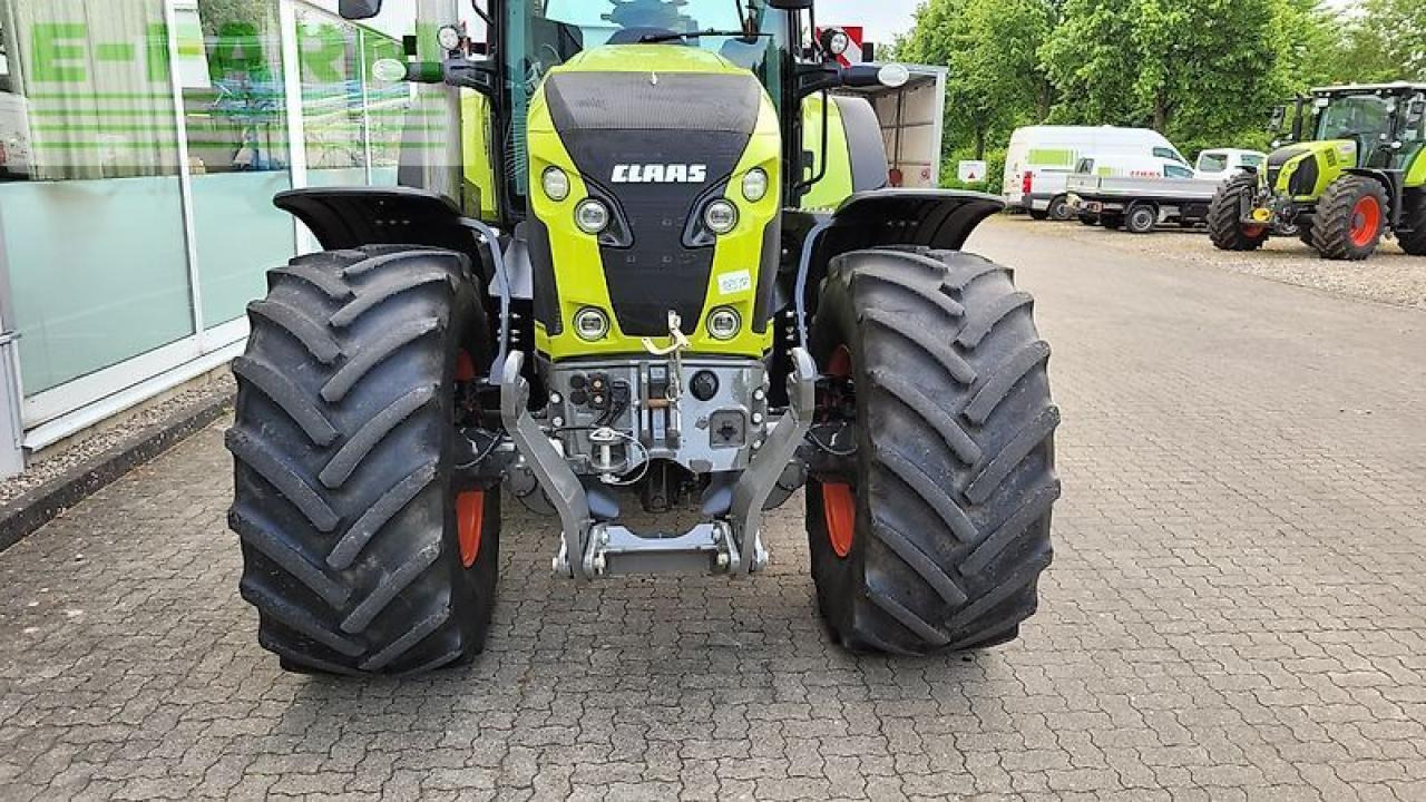 Tracteur agricole CLAAS axion 870 cmatic CMATIC
