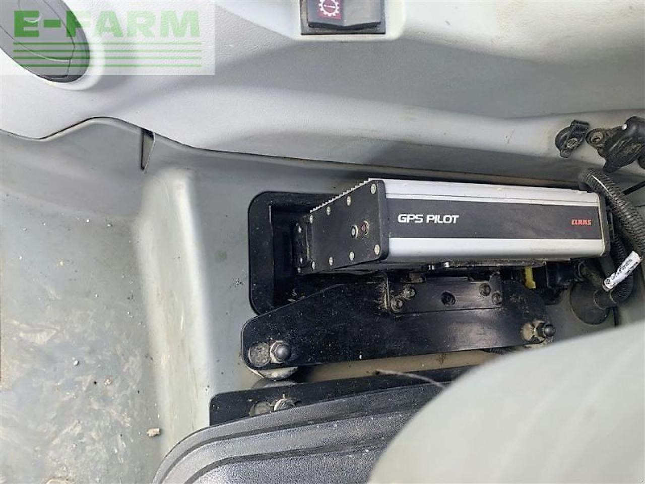 Tracteur agricole CLAAS axion 870 cmatic cebis CMATIC CEBIS