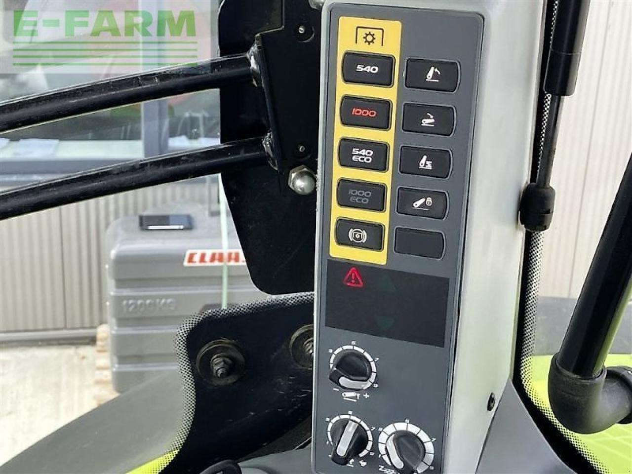 Tracteur agricole CLAAS axion 870 cmatic cebis CMATIC CEBIS