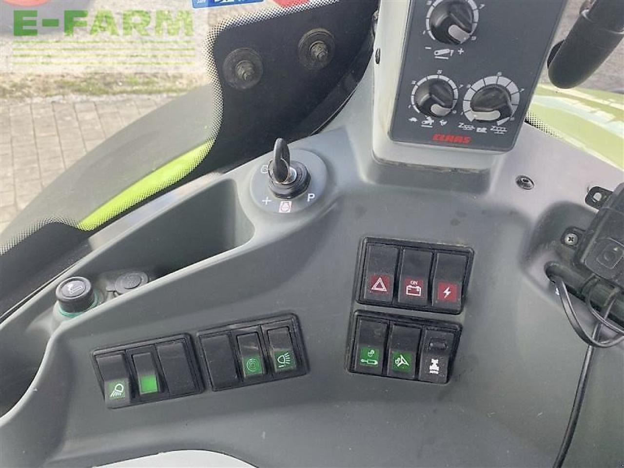 Tracteur agricole CLAAS axion 870 cmatic cebis CMATIC CEBIS