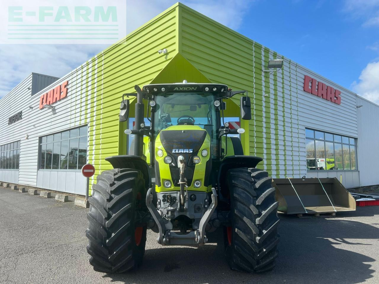 Tracteur agricole CLAAS axion 870 cmatic s5 sur mesure CMATIC