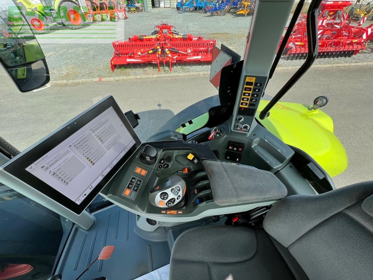 Tracteur agricole CLAAS axion 870 cmatic s5 sur mesure CMATIC