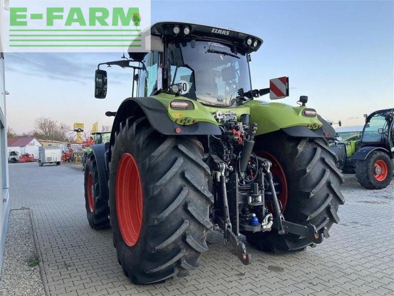 Tracteur agricole CLAAS axion 870 cmatic-stage v cebis