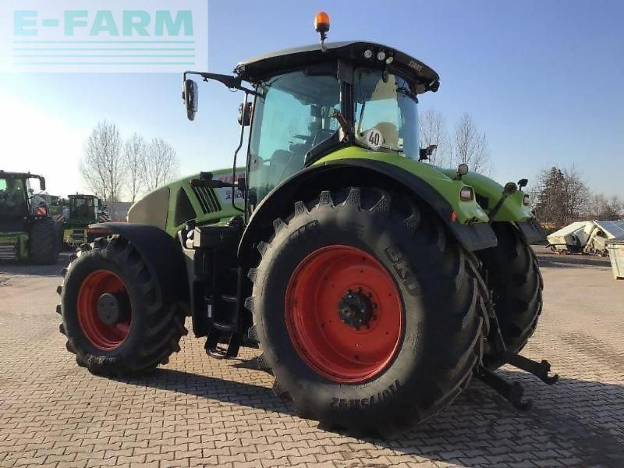 Tracteur agricole CLAAS axion 920