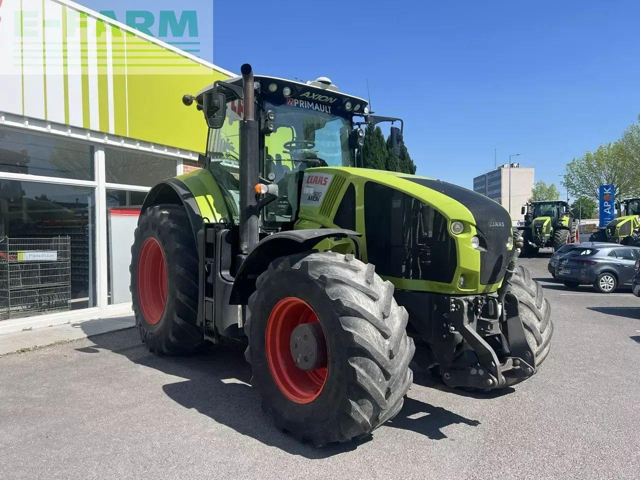 Tracteur agricole CLAAS axion 920