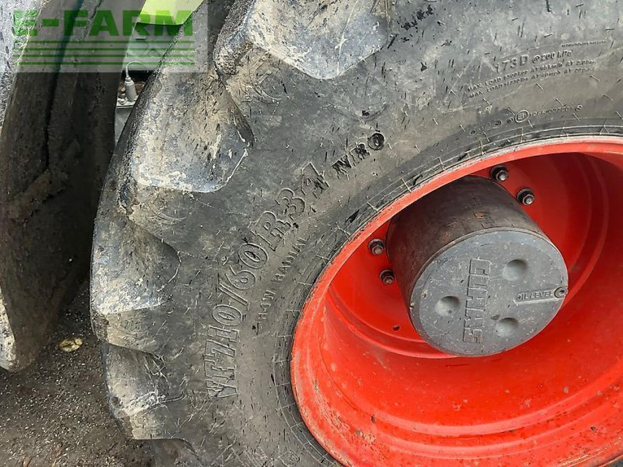 Tracteur agricole CLAAS axion 920