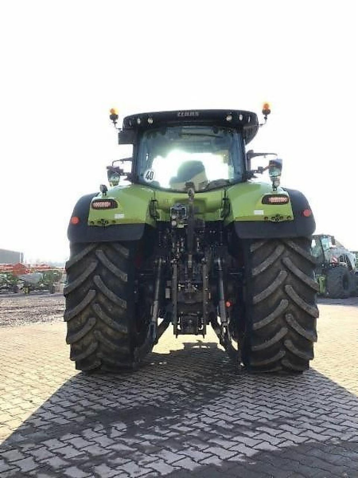 Tracteur agricole CLAAS axion 920