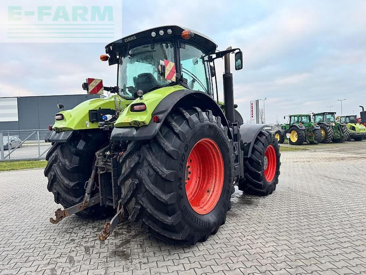 Tracteur agricole CLAAS axion 920