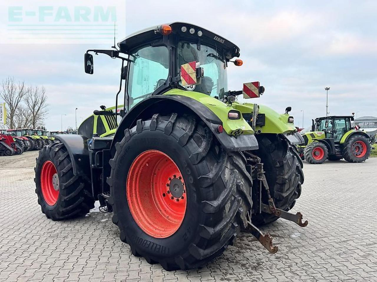 Tracteur agricole CLAAS axion 920