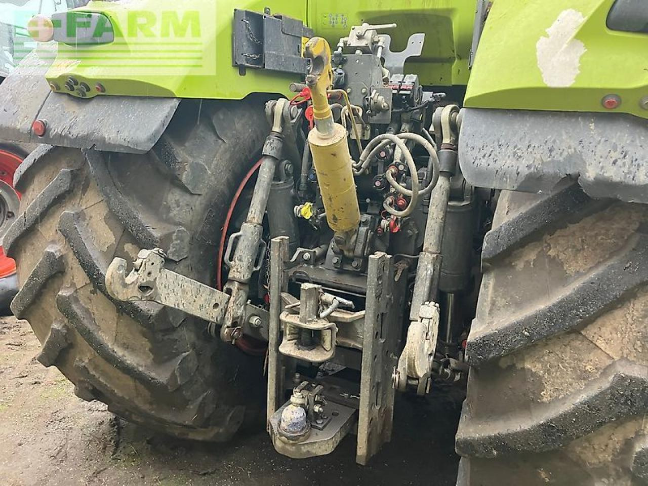 Tracteur agricole CLAAS axion 920