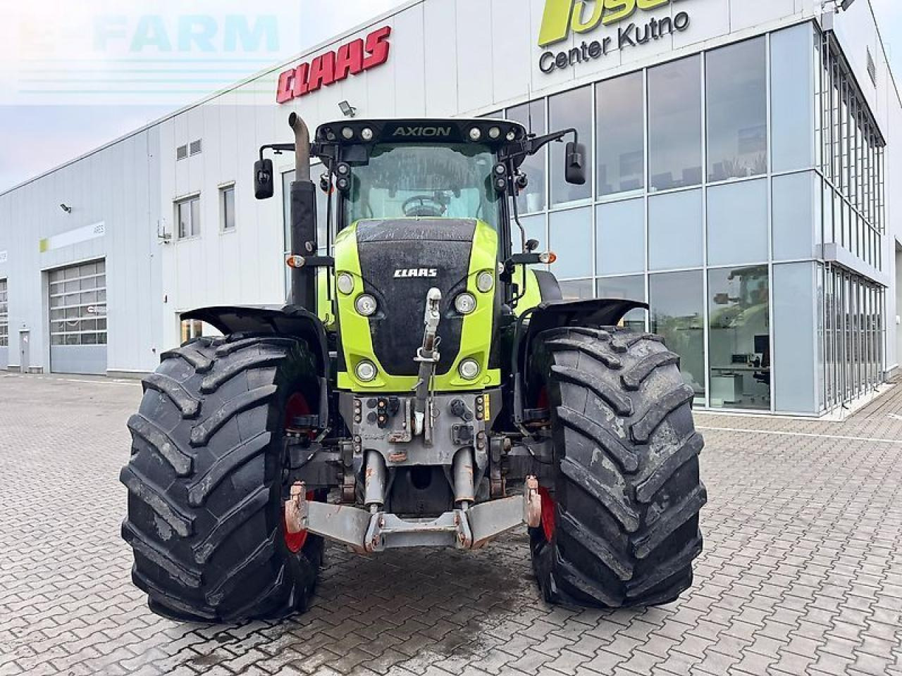Tracteur agricole CLAAS axion 920