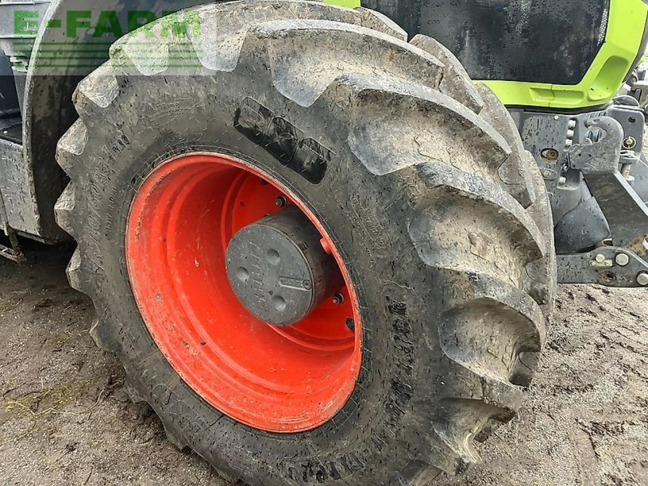 Tracteur agricole CLAAS axion 920