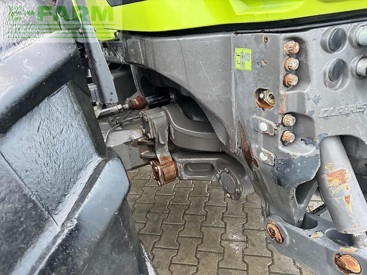 Tracteur agricole CLAAS axion 920