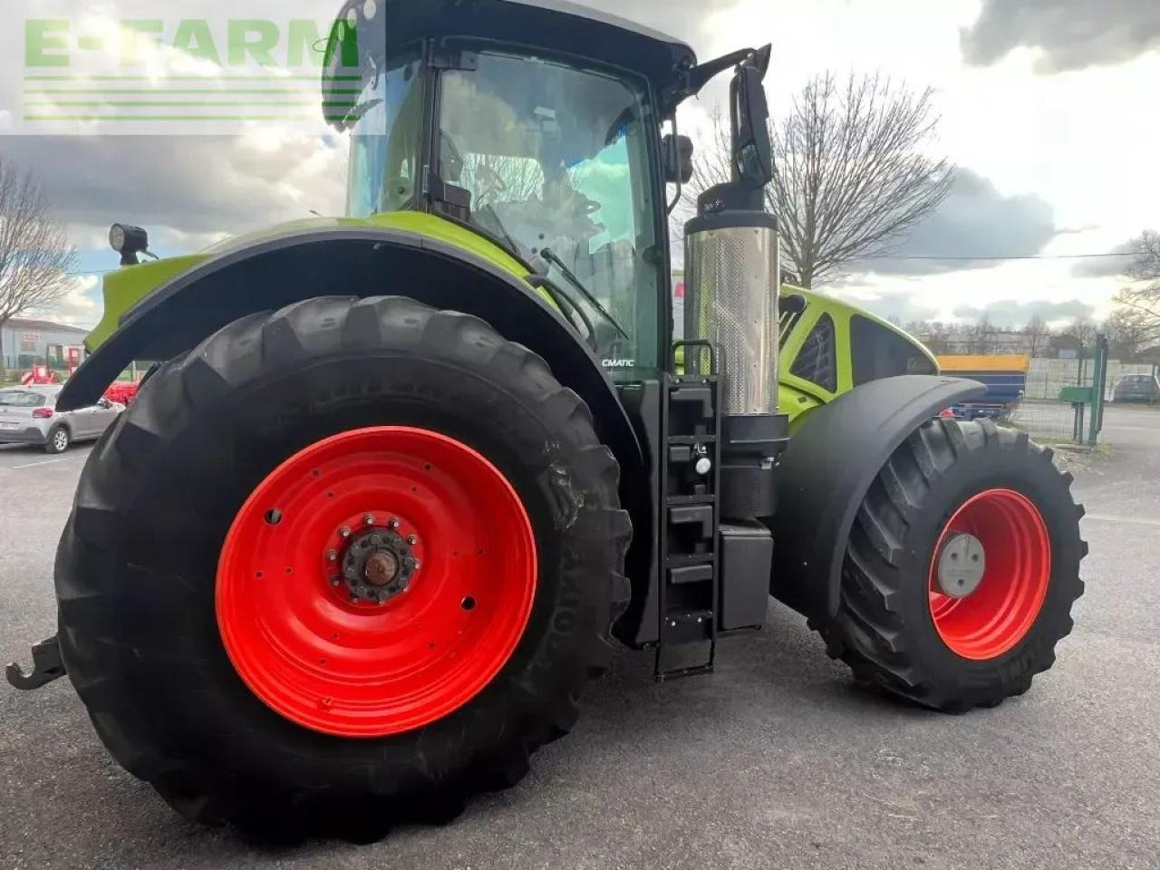 Tracteur agricole CLAAS axion 920 cebis