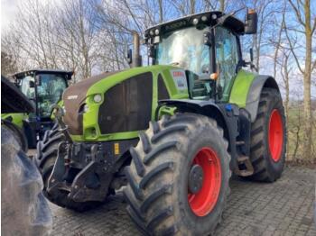 Tracteur agricole CLAAS axion 920 cmatic