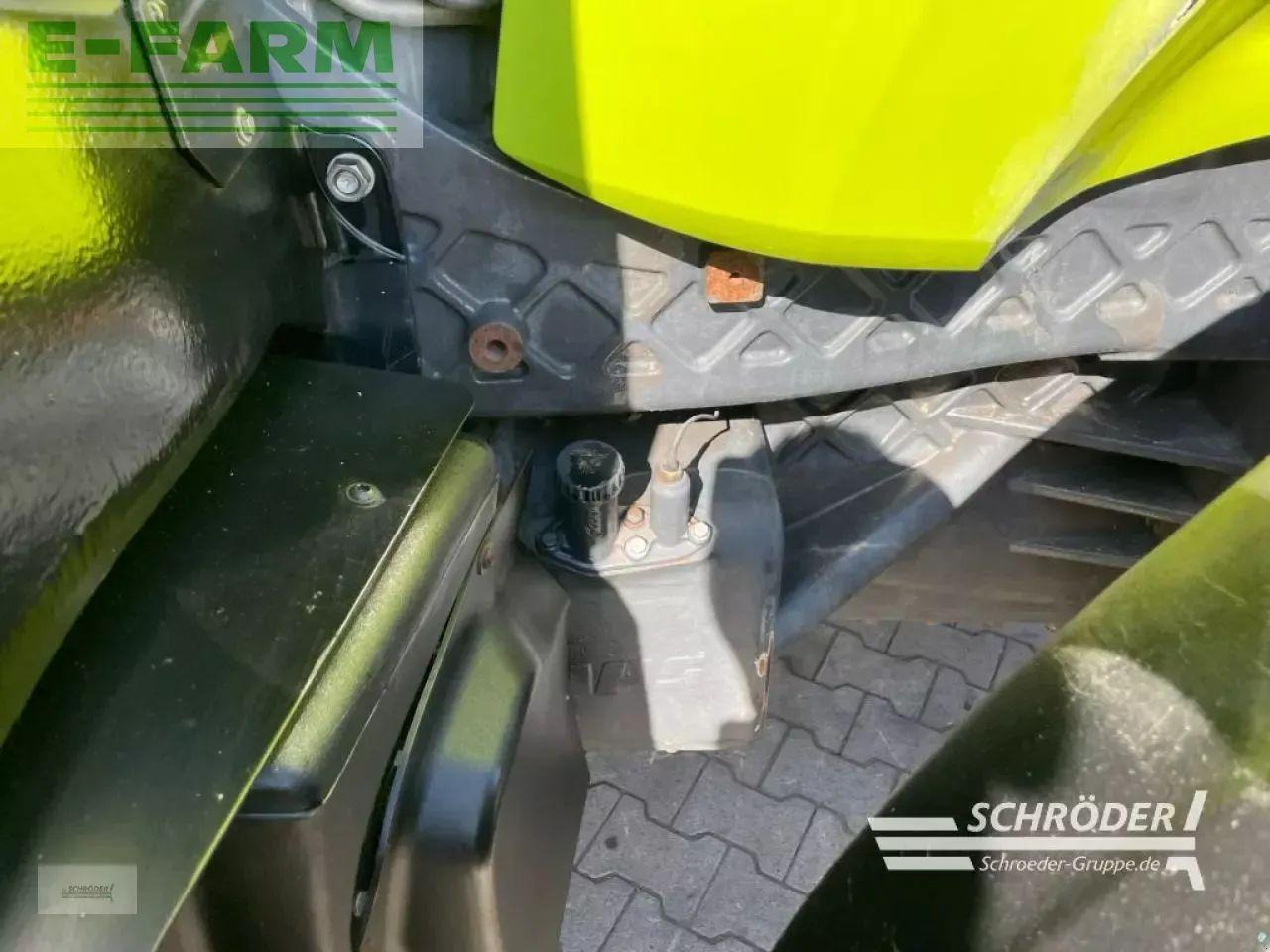 Tracteur agricole CLAAS axion 920 cmatic