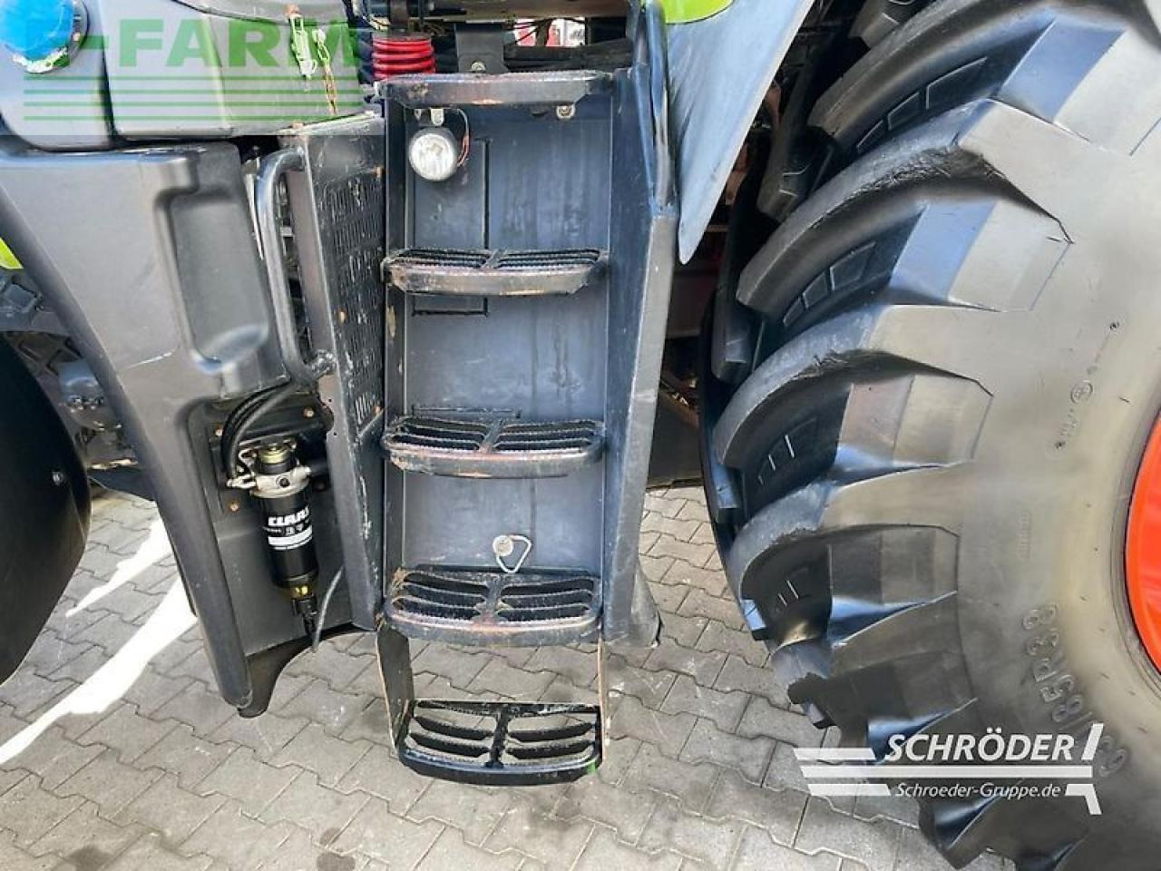 Tracteur agricole CLAAS axion 920 cmatic