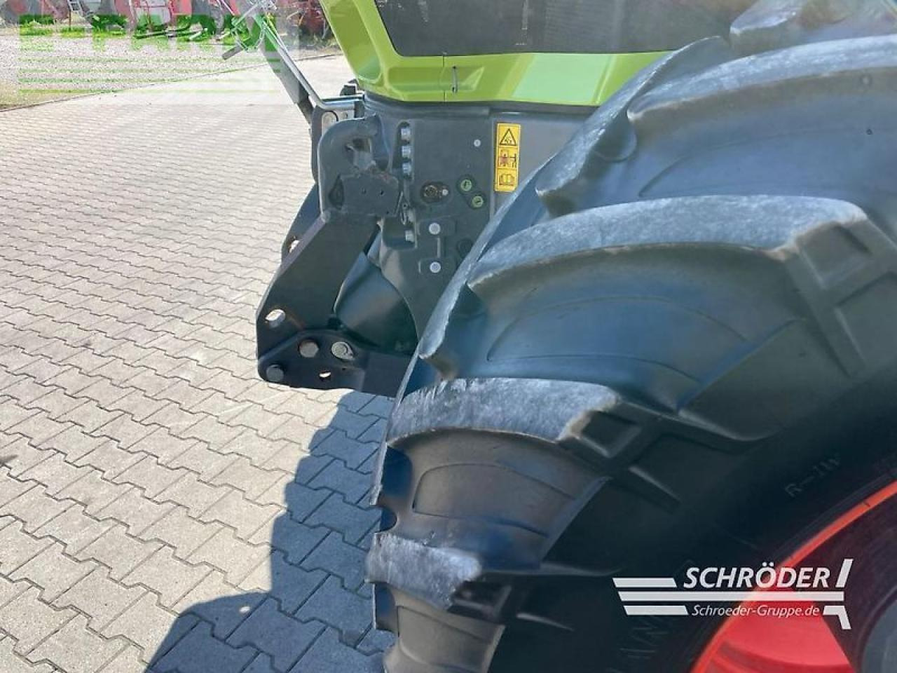 Tracteur agricole CLAAS axion 920 cmatic