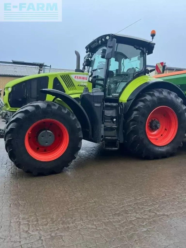 Tracteur agricole CLAAS axion 930