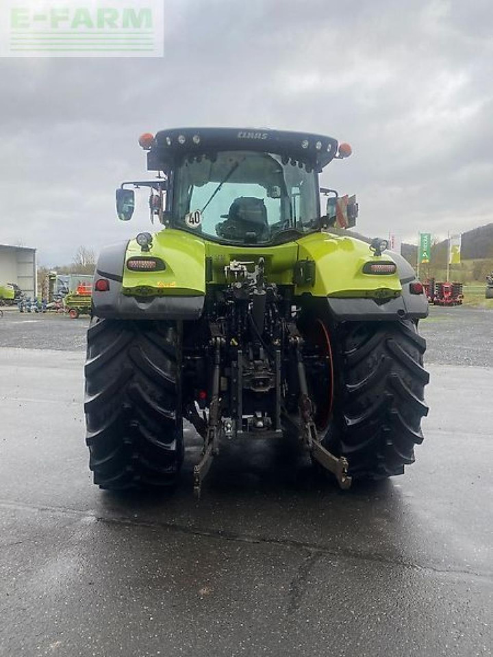 Tracteur agricole CLAAS axion 930