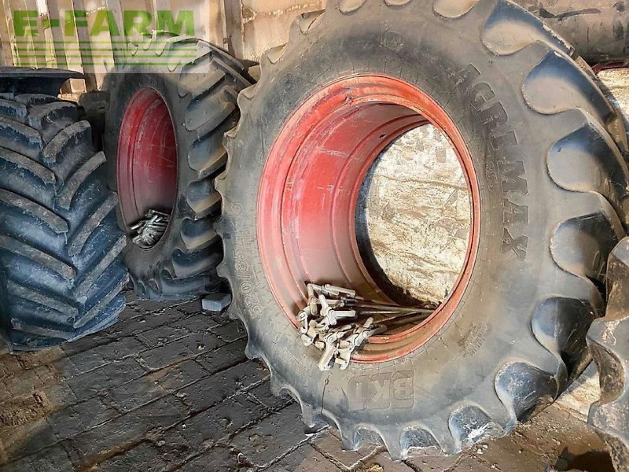 Tracteur agricole CLAAS axion 930