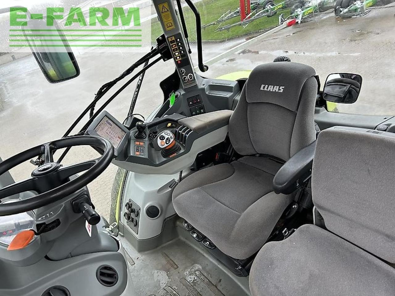 Tracteur agricole CLAAS axion 930