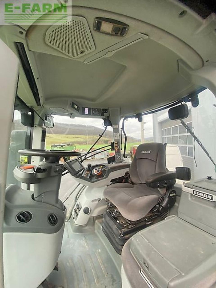 Tracteur agricole CLAAS axion 930