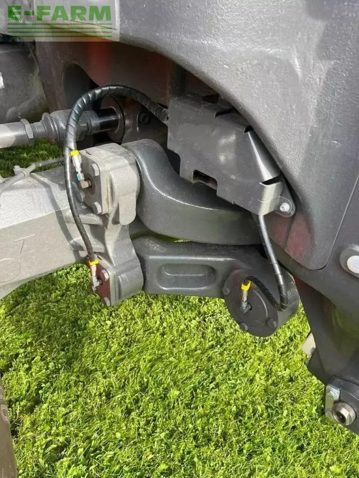 Tracteur agricole CLAAS axion 930