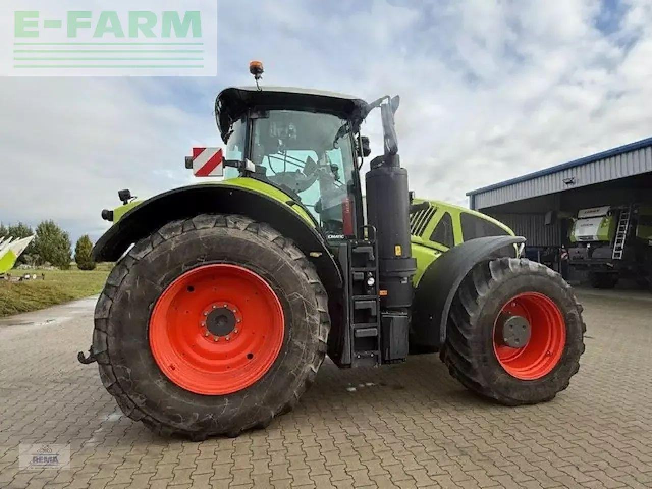 Tracteur agricole CLAAS axion 930