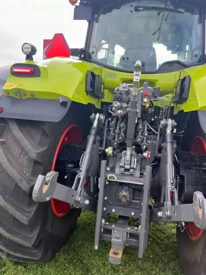Tracteur agricole CLAAS axion 930