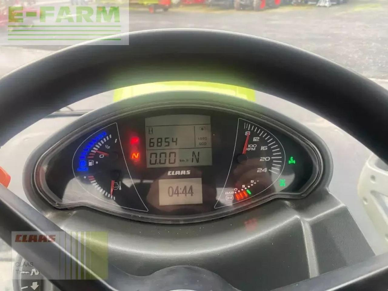 Tracteur agricole CLAAS axion 930