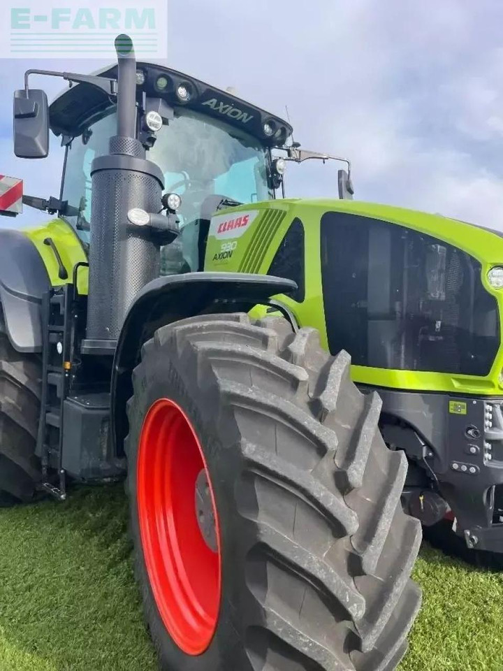 Tracteur agricole CLAAS axion 930