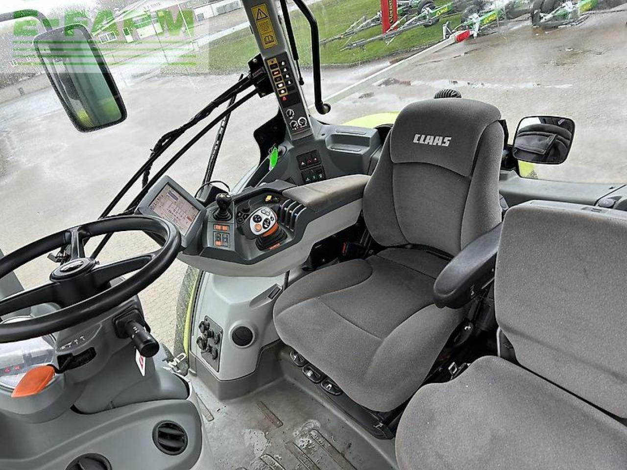 Tracteur agricole CLAAS axion 930