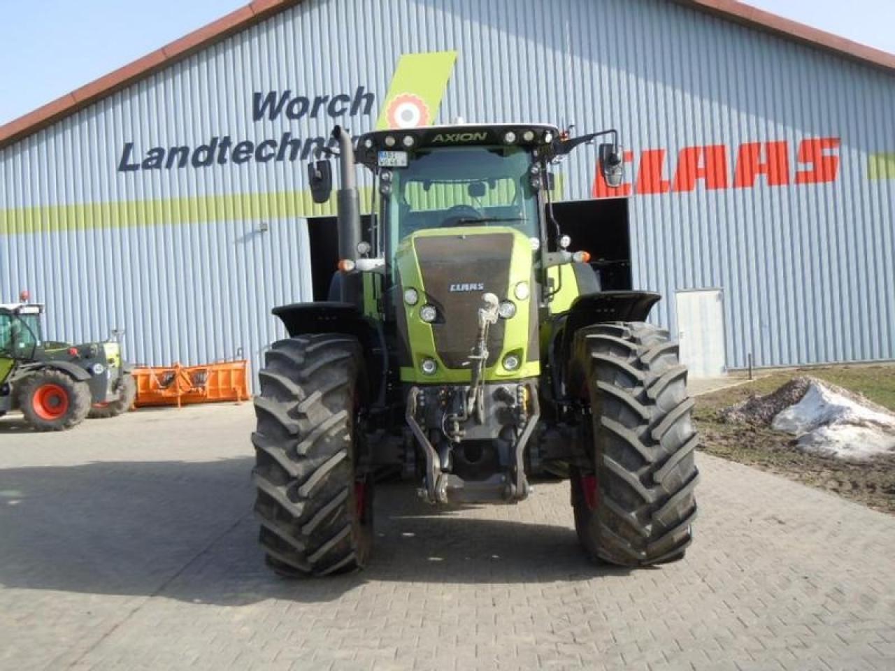 Tracteur agricole CLAAS axion 940