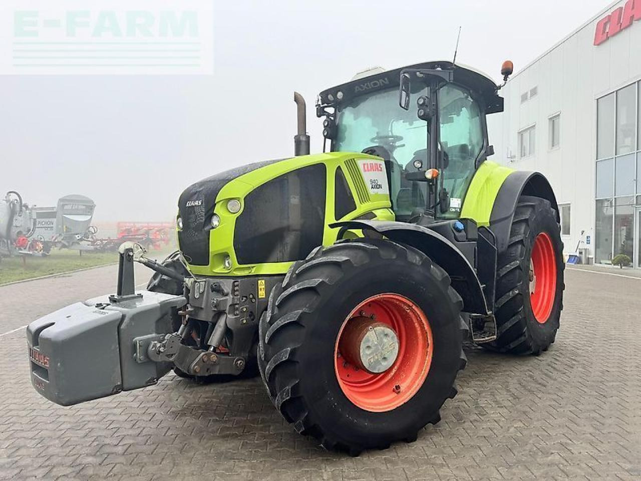 Tracteur agricole CLAAS axion 940
