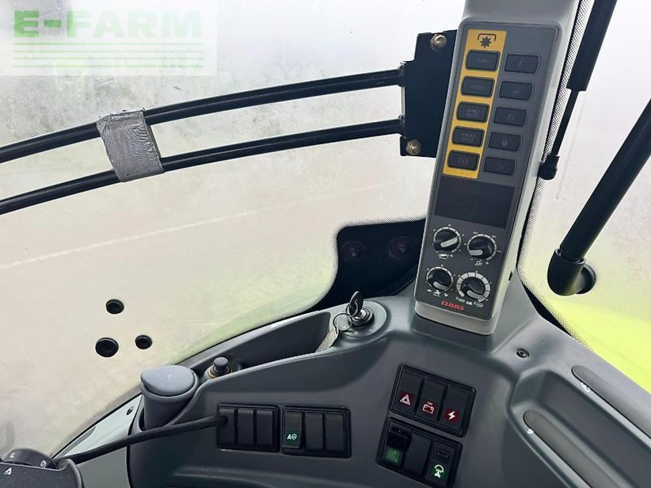 Tracteur agricole CLAAS axion 940