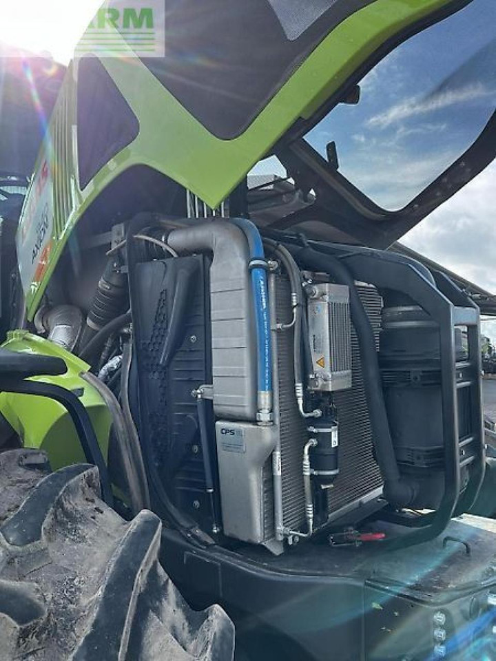 Tracteur agricole CLAAS axion 940