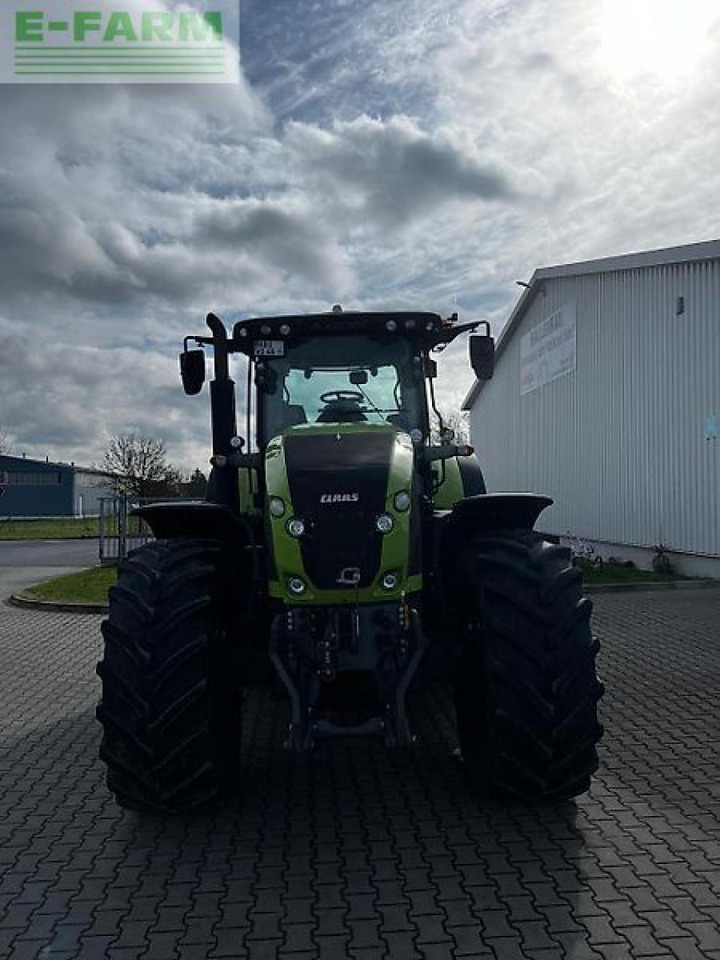 Tracteur agricole CLAAS axion 940