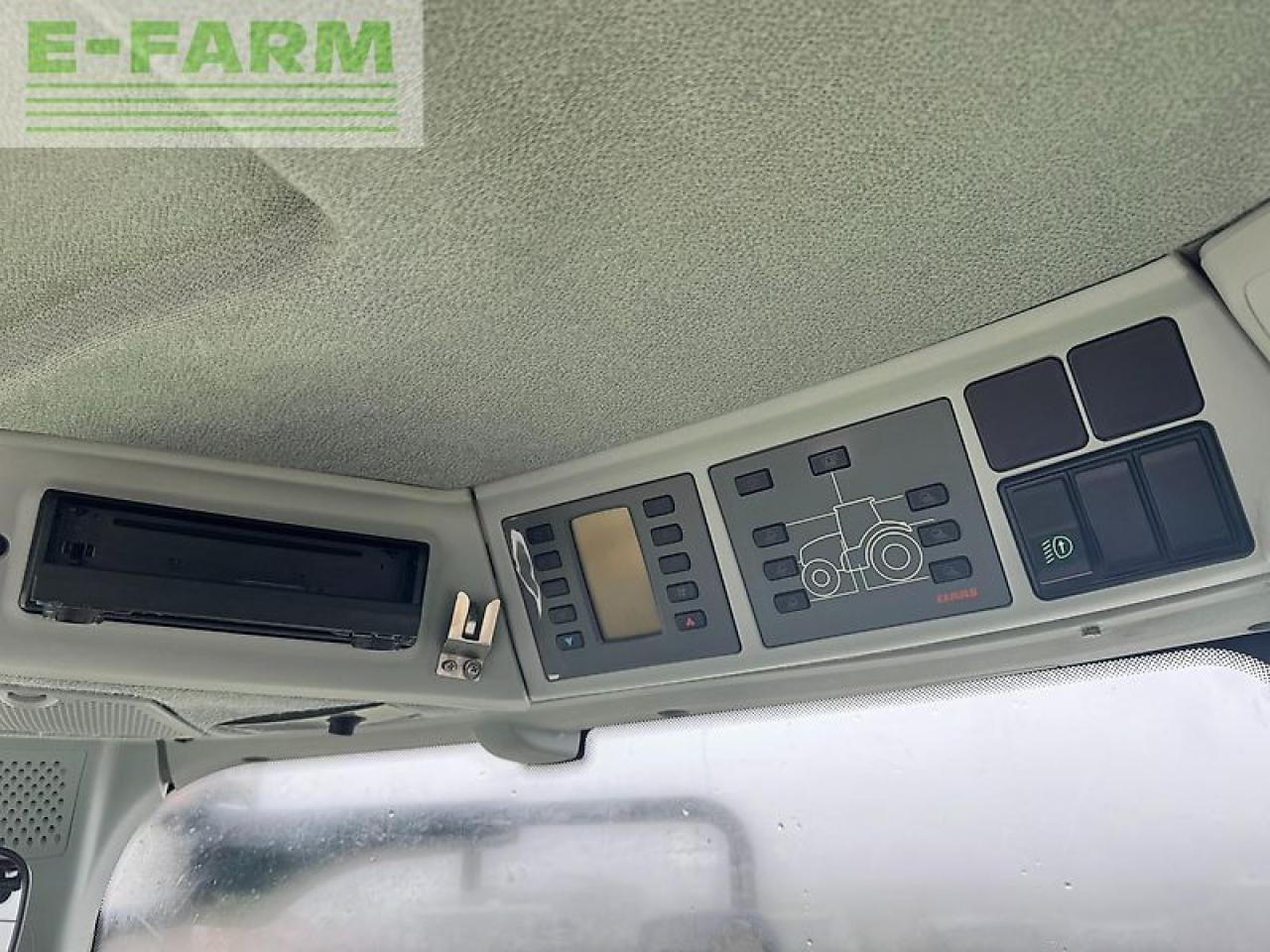 Tracteur agricole CLAAS axion 940